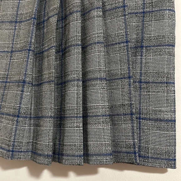 Calvin Klein blue gray plaid skirt with buckle and pleat - Picture 3 of 4